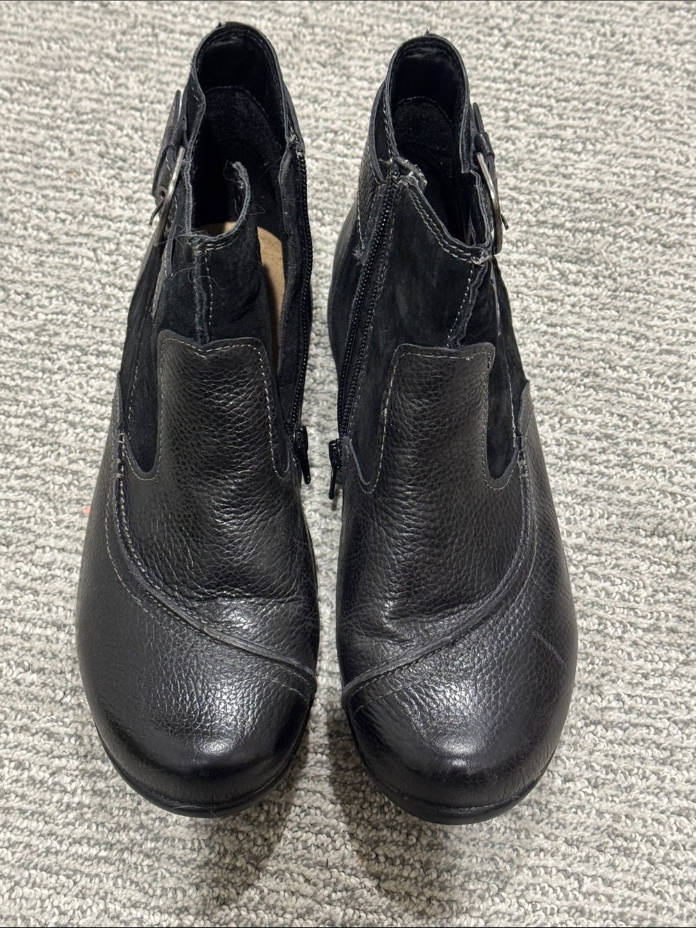 Earth Origins Black Leather Ankle Booties with Side Zips